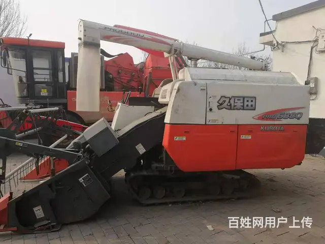 合作社出售二手收割机，车型品牌齐全的图片
