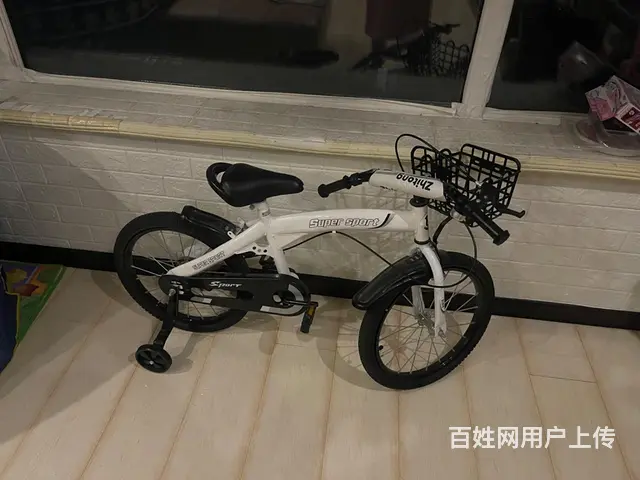 儿童自行车的图片