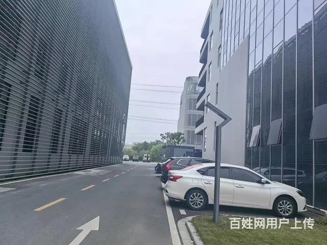 惠民开发区一栋三层8000平，消防喷淋，一楼层高6米，产证齐的图片