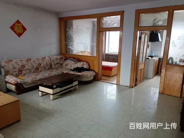 屋里干净整洁有空调的图片