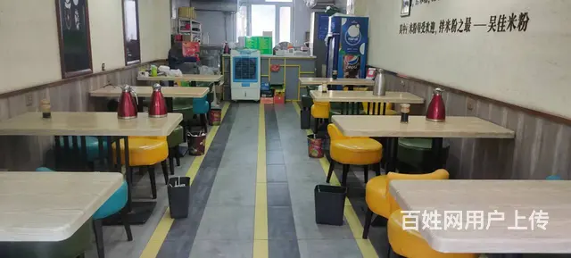 B15296一  银行十字路口旁旺铺餐饮转让（可空转的图片