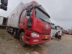 出售二手载货前四后八冷藏车420马力17年9月