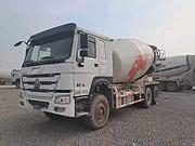 后八轮二手豪沃搅拌车 大14方 国五 380马力