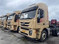 二手上汽红岩牵引车 430马力 国五 双驱轻体