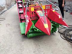 常年供应小型玉米收割机背负式割台式方便灵活使用
