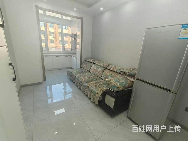 4楼 两室边屋 南北通透 家具齐全 拎包入住的图片