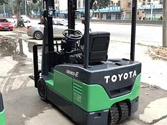 可进电梯小型二手电动叉车丰田1吨二手叉车