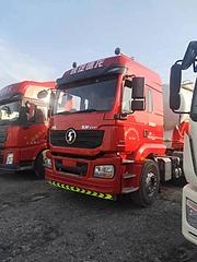 19年二手德龙轻体牵引车400马力带38方水泥罐