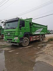 ​二手豪沃自卸车 后八轮5.8米U型箱 380马力