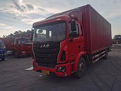 信阳低价出售16年9月7.8米江淮格尔发箱车