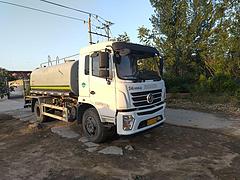 出售洒水车