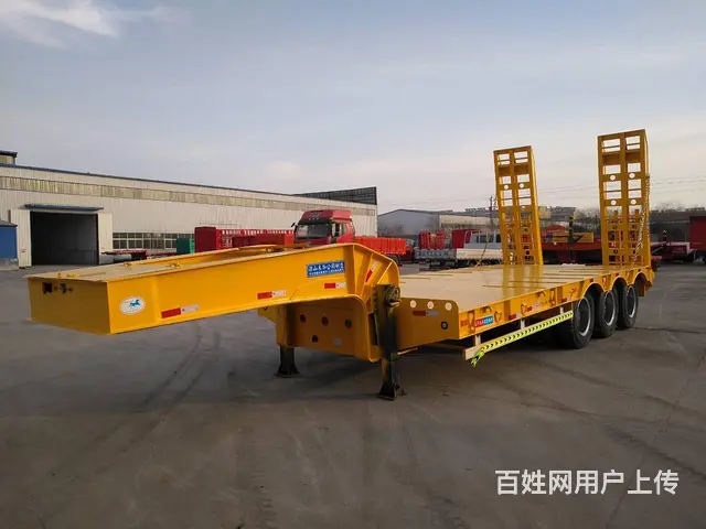 订做9米-- 13米挖掘机运输车的图片
