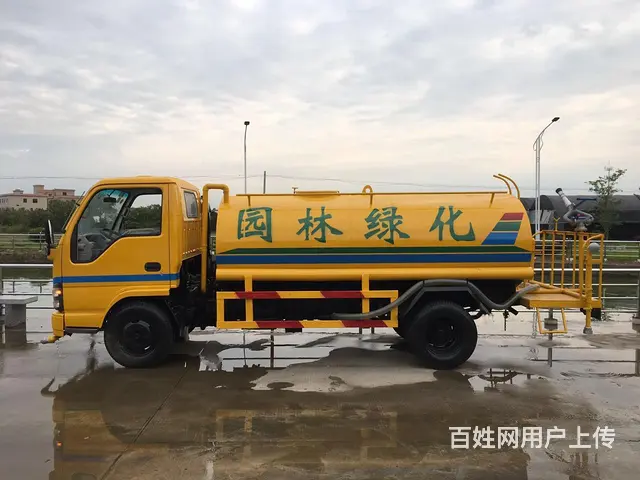 洒水车的图片