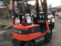 1.5吨进口电瓶叉车小体积冷库电动二手叉车便宜转让