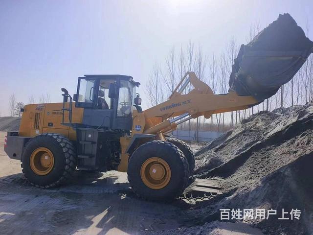 准新车！半价急售新款龙工临工装载机50铲车的图片
