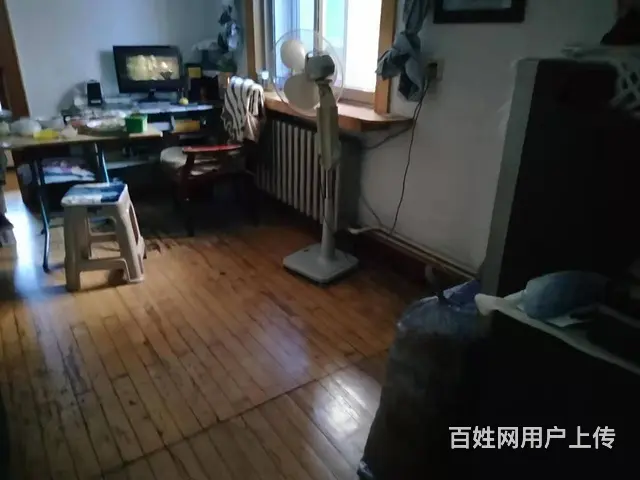 腈纶小区2楼套间拎包即住带空调的图片