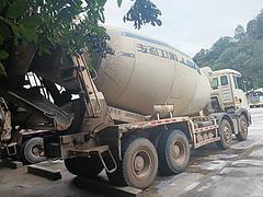 本人低价出售一台豪沃瑞江上装搅拌车