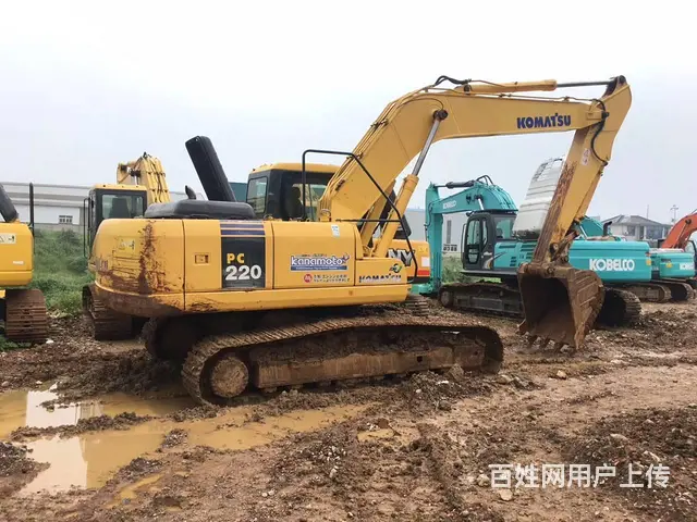 转让小松220-7二手挖掘机，土方车，质保可分期的图片