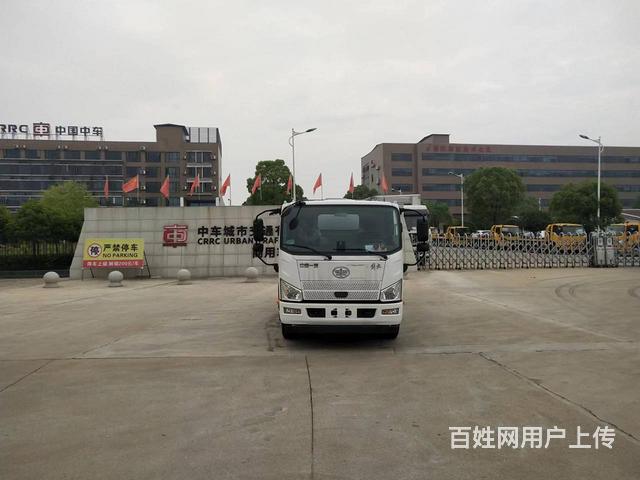 活动价出售解放八吨油罐车 手续齐全 包上户 包送到的图片