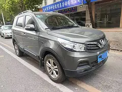 北汽幻速7座SUV