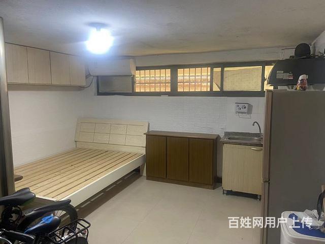 幸福小城东区车库的图片