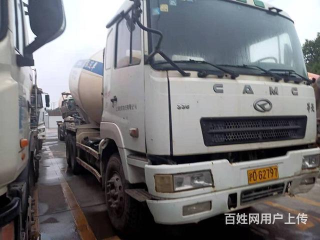 特价出售各种精品二手搅拌车 二手水泥罐车的图片
