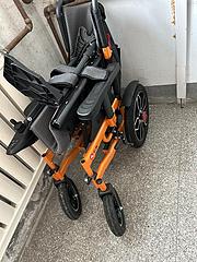 9.9成新电动轮椅