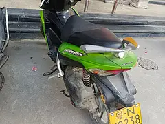 进口电喷弯刀喷5外壳有点旧，