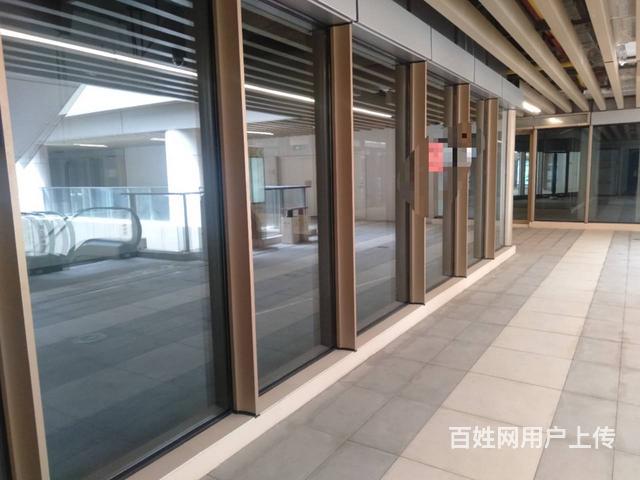 (51旺铺推荐）国兴雅乐里二楼扶梯口对面83平空铺出租的图片