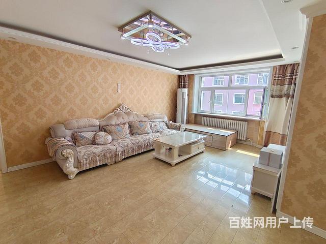 4楼 自家精装修 赠送家具 拎包入住的图片