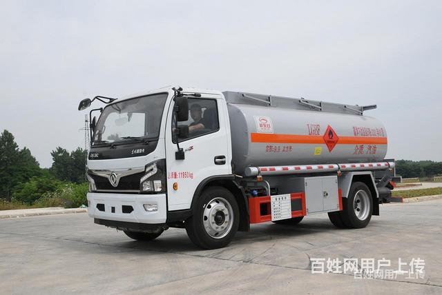 江西宜春靖安国六9.9方核载8吨油罐车可分期包上户提供挂靠的图片