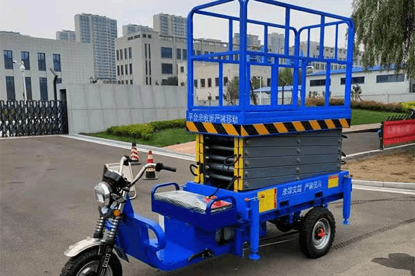 三轮车载升降机