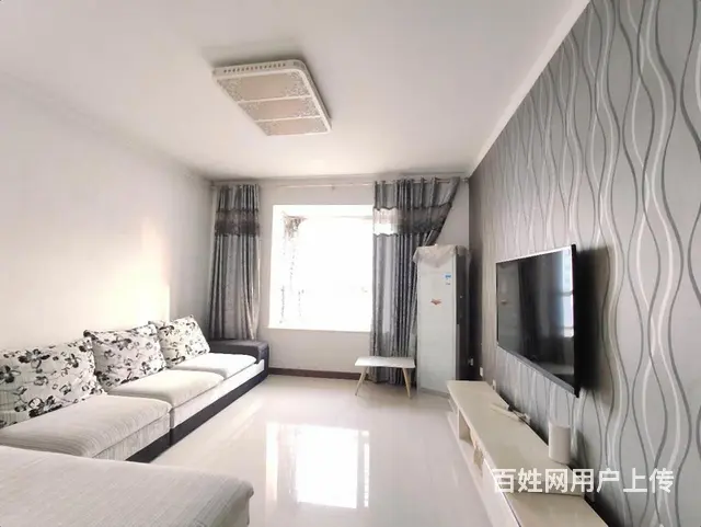 中兴路 五种 电梯中层 精装带家具家电 拎包住 老证能贷款的图片