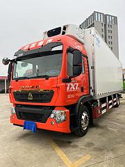 急售5个月重汽豪沃 TX7pro 9米6冷藏车