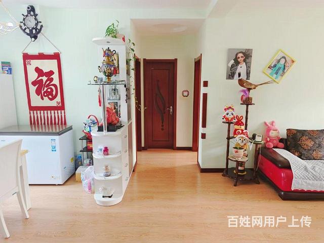 出售楼房+车库2套的图片