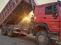 运城个人出售19年底豪沃自卸车 全车原版原漆