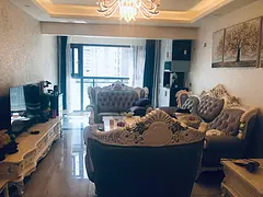 彩云城澜湾俊园 精装修 端户3室2卫 带家具拎包入住 带车位