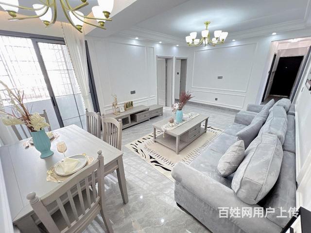 急售和信广场对面小区105平85万的图片
