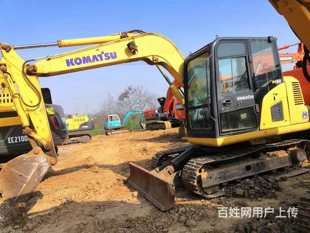 凉山精品二手小松60-8挖掘机原版车况手续齐全的图片