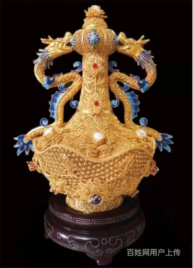 花丝镶嵌《垒丝嵌宝腾龙牡丹蒜头瓶》袁长君