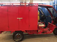 转让厢式电动三轮车