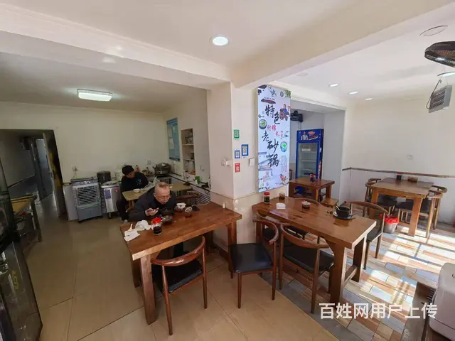 9002（铺联邦）五泉山菜市场公交枢纽站临街旺铺低价转让的图片