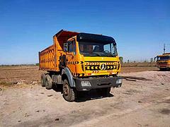 16年精品北奔后八轮自卸车340马力5.6米