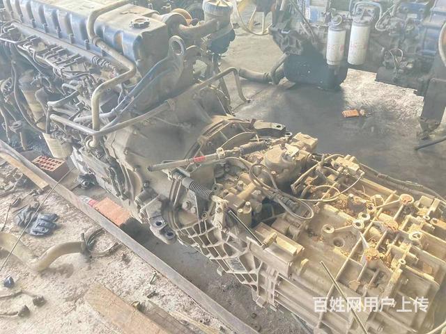 国五潍柴WP10H.375 400马力发动机的图片