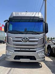 自动挡二手解放J7牵引车 550马力 国五 双驱