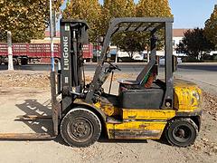急售漂亮13年柳工三顿叉车
