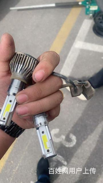 大屏导航大灯的图片