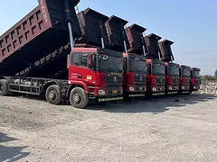 8台一手干活车，德龙前四后八，箱长8.6米