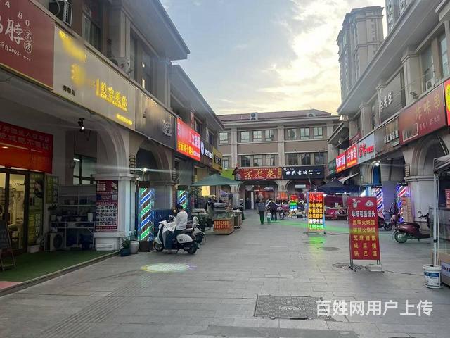 ((优选))  北城世纪城沿街旺铺美容店转让，带会员的图片