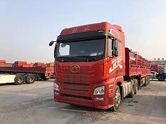 出售二手解放牵引车，550马力，国五排放，双驱轻体